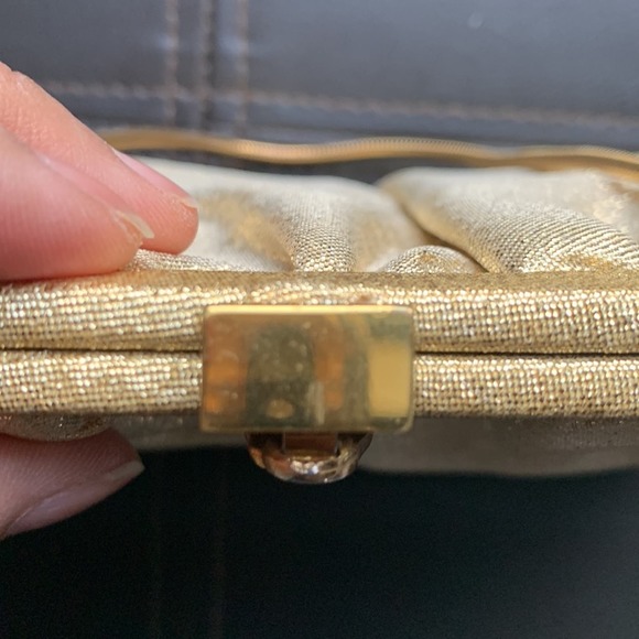 Vintage Gold Lame Evening Handbag Gold Chain Rhinestone Clasp - Picture 6 of 7